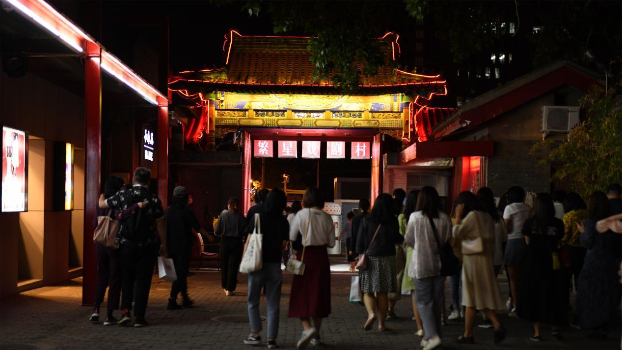 戏剧|「某某某」二喜夺冠，小剧场荣光与你一同见证！