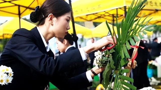 求职|殡仪馆在职人员晒工资单，薪资待遇出人意料，网友直呼：我也可以