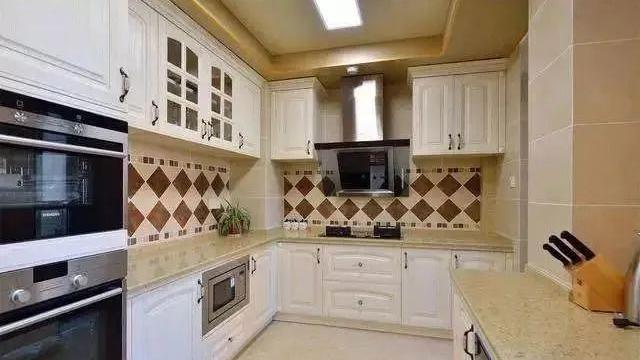 闺蜜说我的婚房装修的太美了，一进门就被玄关惊艳到，大气上档次