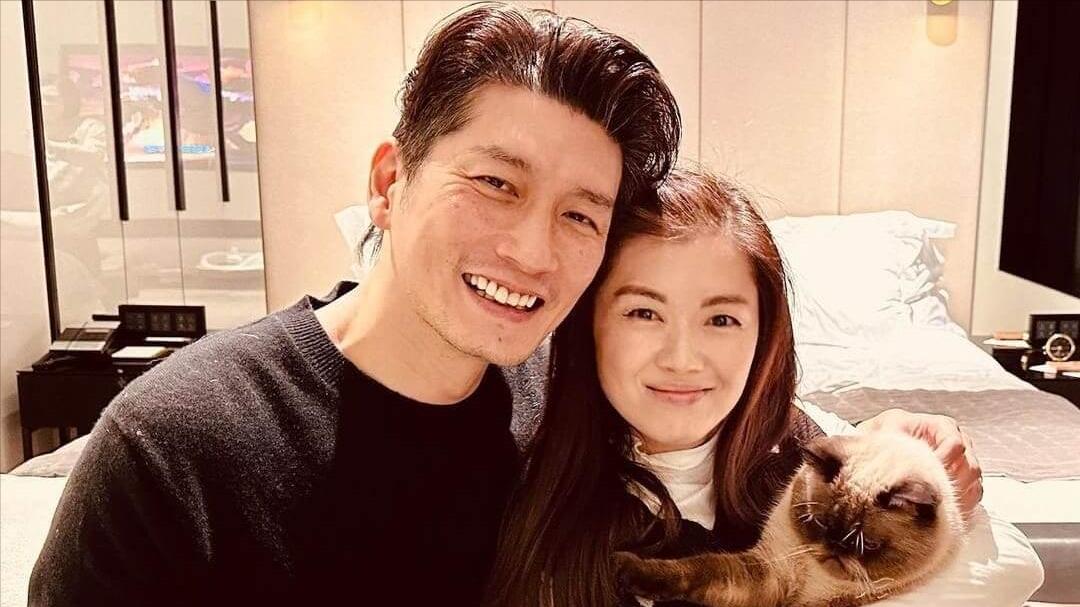 TVB|放闪！52岁TVB不老男神晒一家三口合照，庆祝结婚两周年相当甜蜜