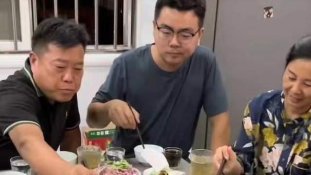 许敏|田静姚威一家过中秋，姚威展现出幽默一面，未与许妈姚爸同框露面