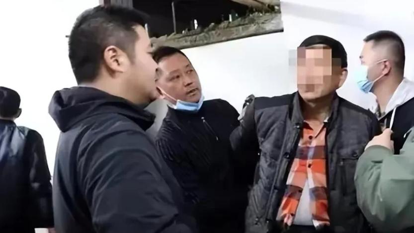 男子杀好友霸房产还与死者签合同，为了得拆迁款伪造合同，被发现