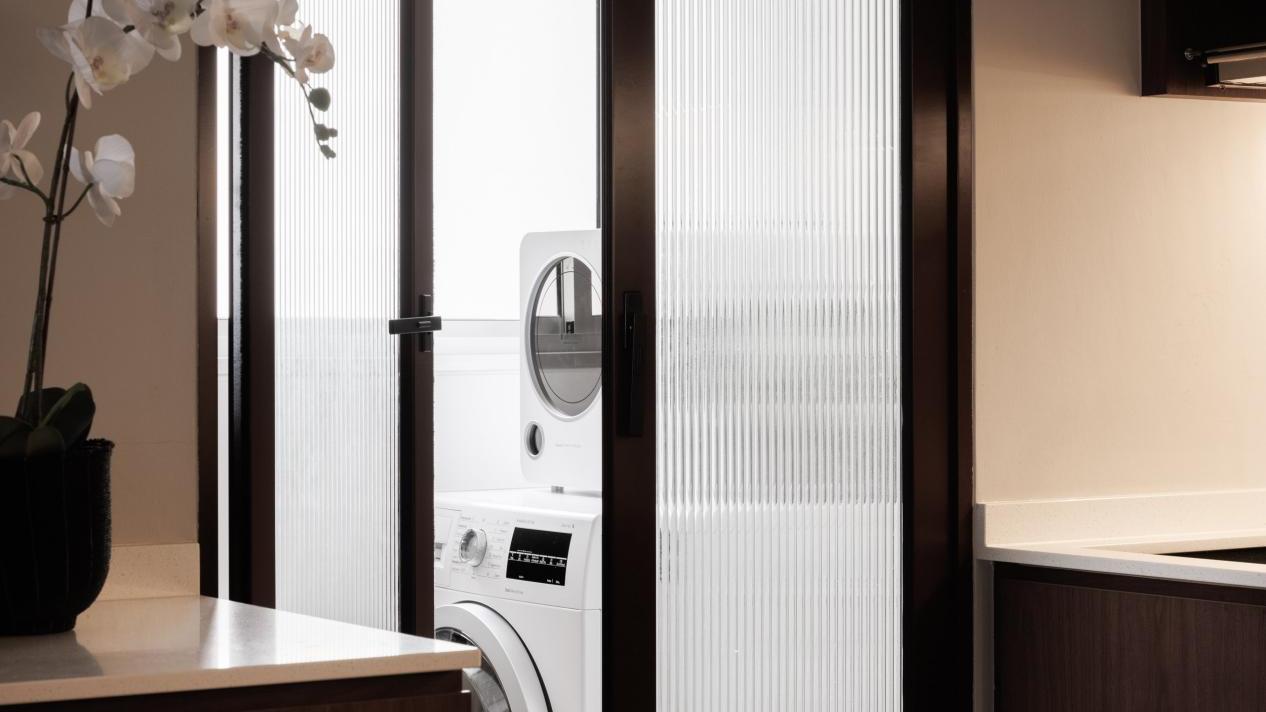 喜欢这种现代又不失优雅的家！98㎡看着简单，整体效果却出乎意料的好