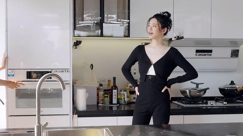 金恩圣|奚梦瑶录综艺不忘减肥，只吃菜不吃米饭，难怪生二胎后身材恢复好