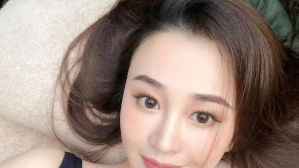 陈昱霖|陈昱霖近况曝光，穿满身奢侈品炫富，向吴秀波索要的钱财仍未退还