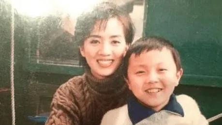 李连杰|当年李连杰和梅艳芳合作《赤子威龙》，拍到一半时，梅艳芳心生怨气