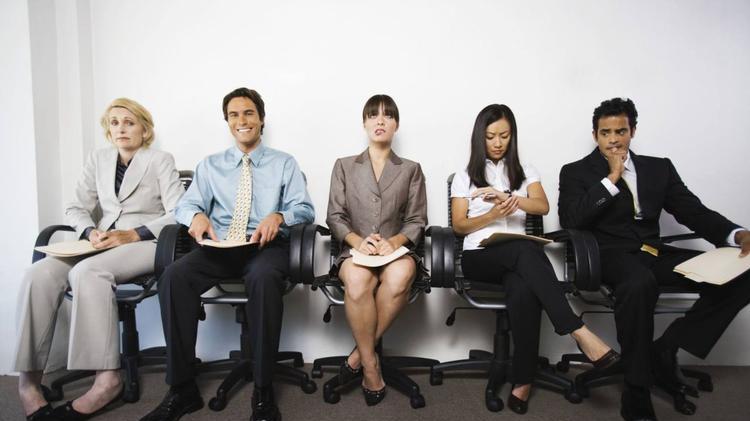 |职场中，领导是同事们的领袖，同事也是领导的后盾