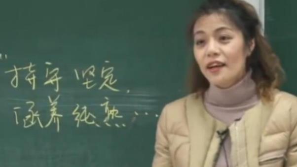 李沁|“复旦女神”陈果：从网络红人到“跌下神坛”，如今她怎样了？