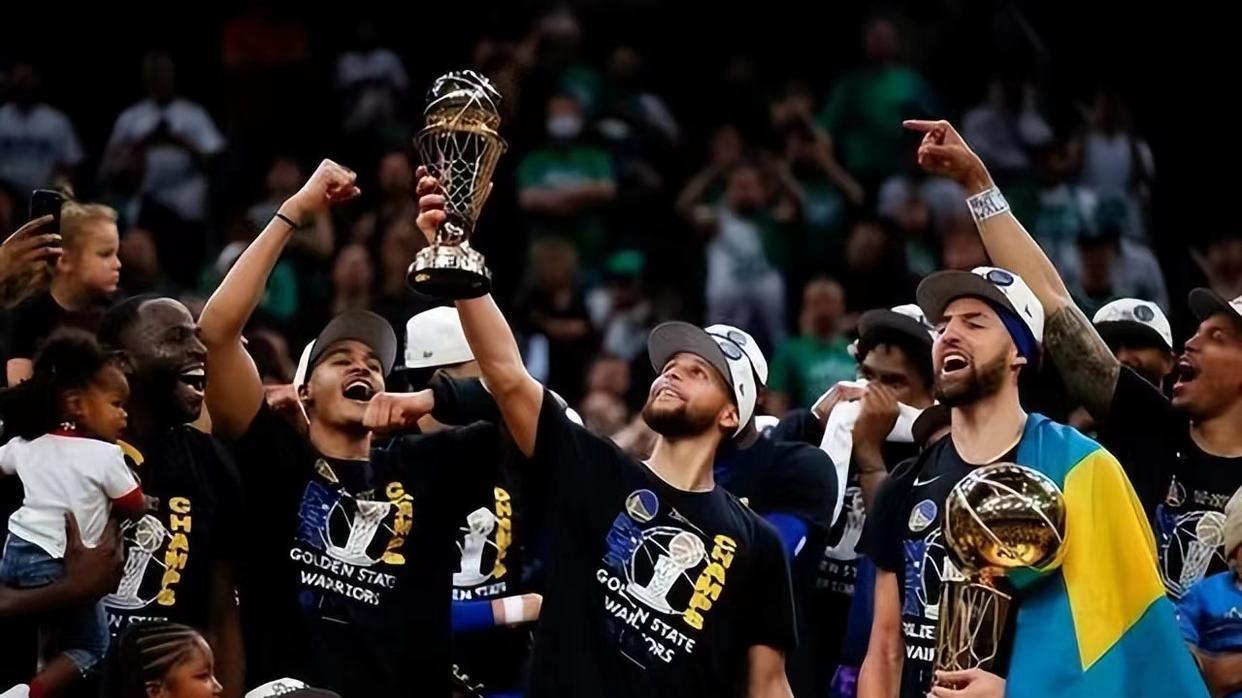 3胜7负！4连败！豪华阵容变鱼腩，交易的5个首轮签打水漂了