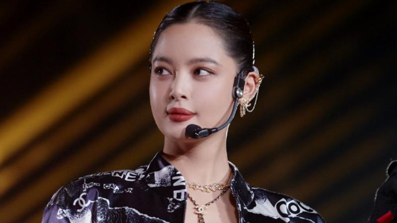 演绎|辛芷蕾靠着完美的样貌，演绎强大的内心，这样的气场让人喜欢