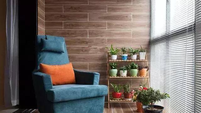 老婆喜欢简单装修，只刷大白墙就入住，没想到邻居都夸客厅好看！