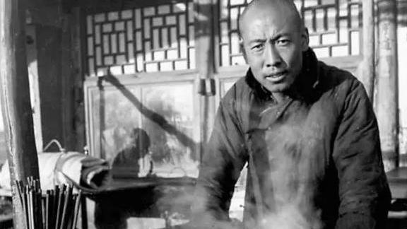 翡翠手镯|1945年，马定祥将五枚硬币藏到烧饼里，60年一枚硬币172万