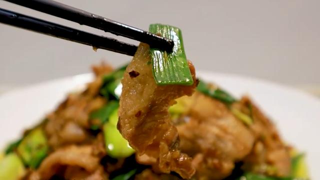 朝鲜族|烧椒肉片的家常做法，开胃解馋又下饭，厨房小白也能快速学会