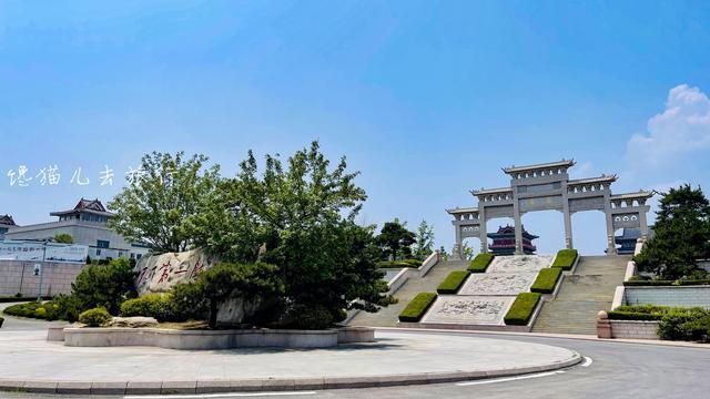 去潍坊玩，冒着被狗咬的风险寻找齐长城遗址，结果看到一溜儿土堆