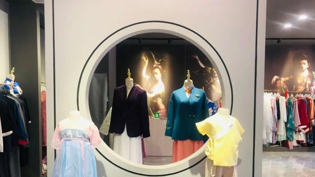 社交|又一进口品牌退出中国市场？国货却在京东唯品会迎来爆发