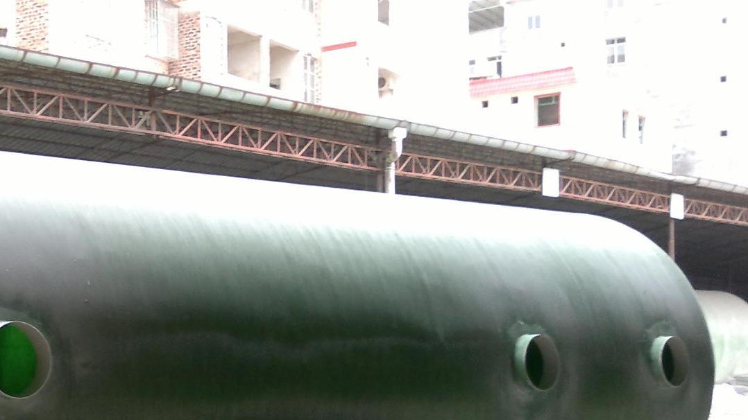 玻璃钢储罐外表需要涂漆处理吗？