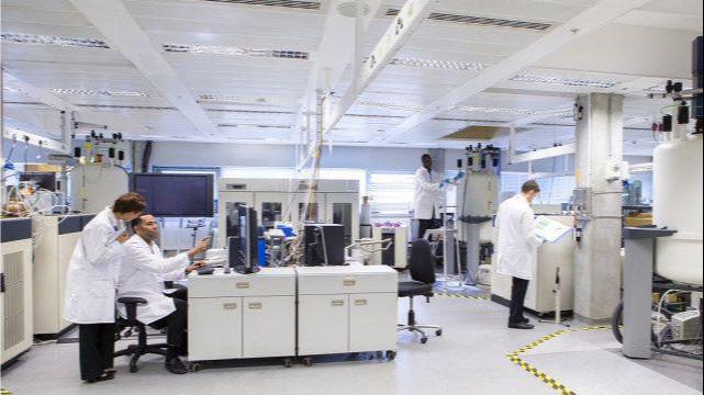 社交|任正非遇见90后工程师上班时间干别的事情，便问：领导不管吗？