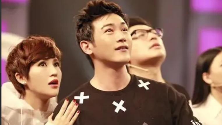 陆毅|如果不是郭京飞在节目中爆料，说自己和陆毅是连襟，估计很多人都不会知道这件事。