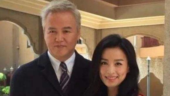 狡猾奸诈的张庭夫妇扔下重金，请来30名律师应对法庭听证