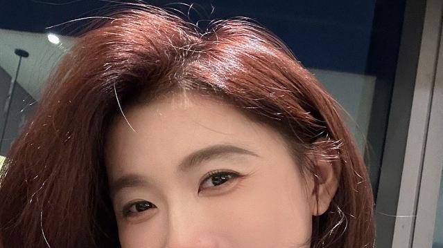 |网红“聂小雨”秀身材，拍照角度被质疑“擦边”，忘P腋下超尴尬