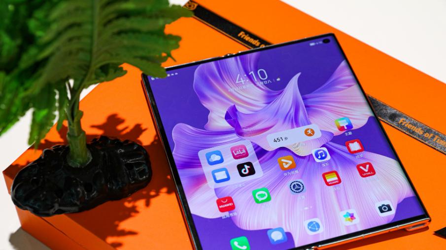 折叠屏|折叠旗舰哪家强？体验各项全能的华为Mate Xs 2