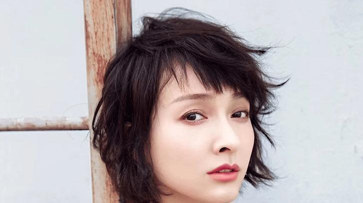 吴昕|吴昕工作照曝光，五官精致下巴尖，被指都是科技与狠活，撞脸柳岩