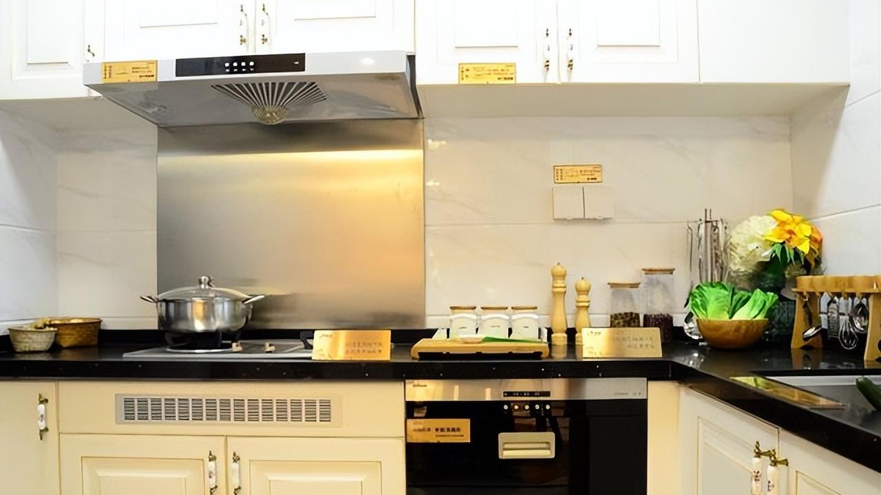 厨房灶台附近，不要放这4种东西，不是瞎说，希望大家记心上！