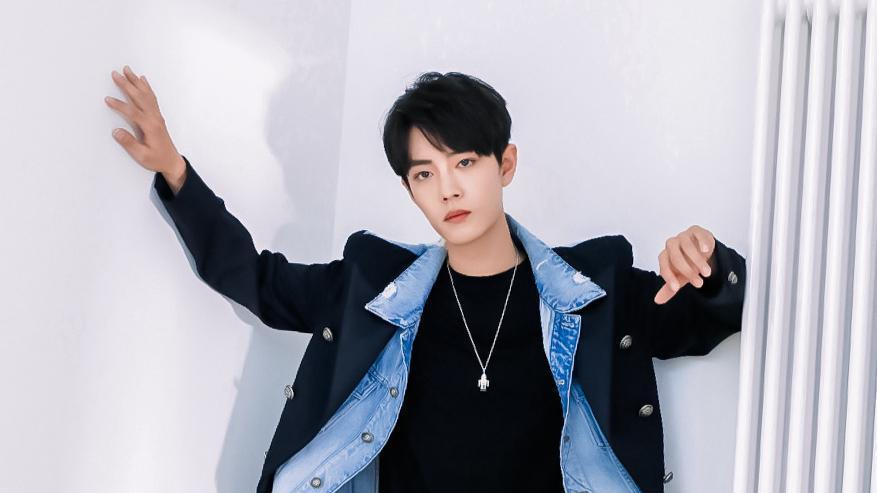 肖战|肖战生日惊喜揭晓？《芭莎男士》公布肖战喜讯，登上“世趋”第一