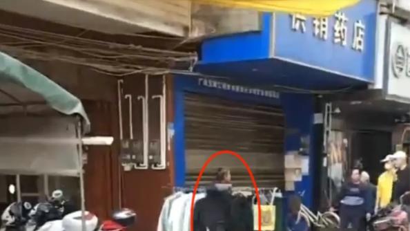 广西南宁，发生一起持刀伤人案。