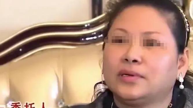 女儿年入百万却拒给弟弟买房，父母4次起诉：有钱为何不管娘家？