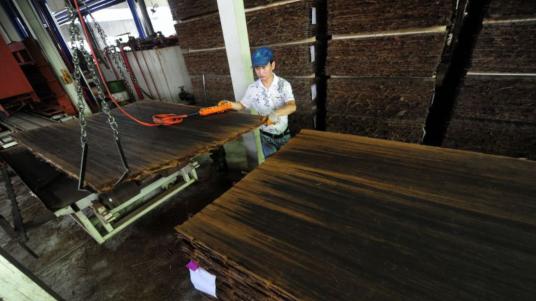 钢板钳和永磁吊进行钢板吊装时，要注意这个问题