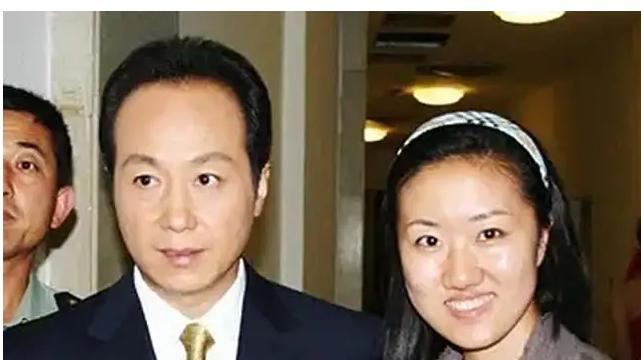 罗京|罗京离世13年，为他哭到昏厥的妻子改嫁富商，生母至今不知死讯