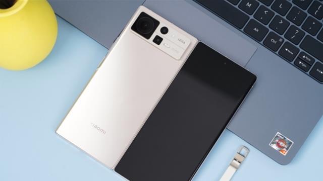 京东方|12G+1TB已卖完，雷军得意折叠屏，8.02寸大屏+徕卡影像