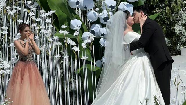 张檬|?张檬透露婚礼无接亲环节，但终生难忘，蔡少芬成唯一送祝福明星！
