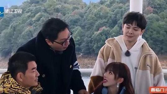 华少|鱼子酱事件旧提，华少主持被吐槽，网友太敏感还是艺人艺德走样？