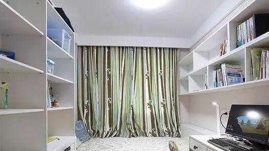 谁说阳台一定要装推拉门了？我家这样弄省地更实用，效果真不错！