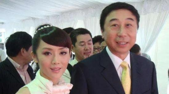 冯巩|冯巩收到封信：给我50万分手费，不然就曝光我们之间的不正当关系