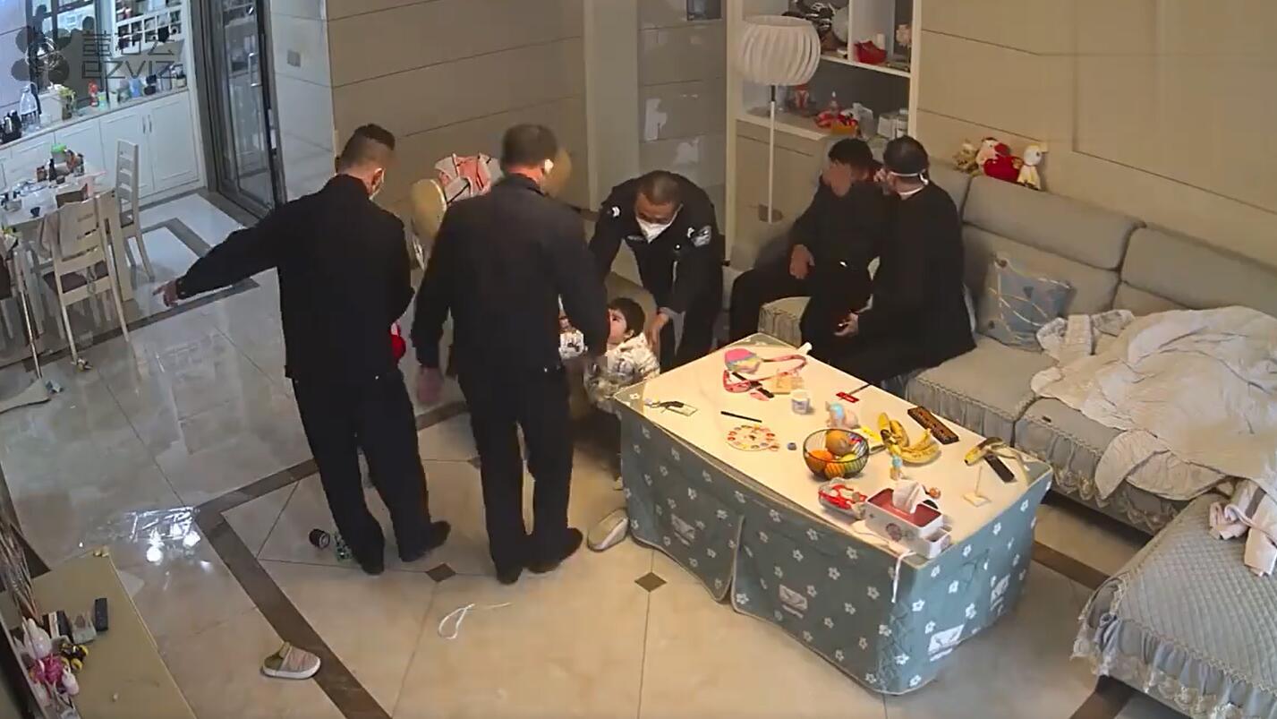 与南京业主上门打人相比，湖南浏阳街道工作人员入户打人的影响更坏