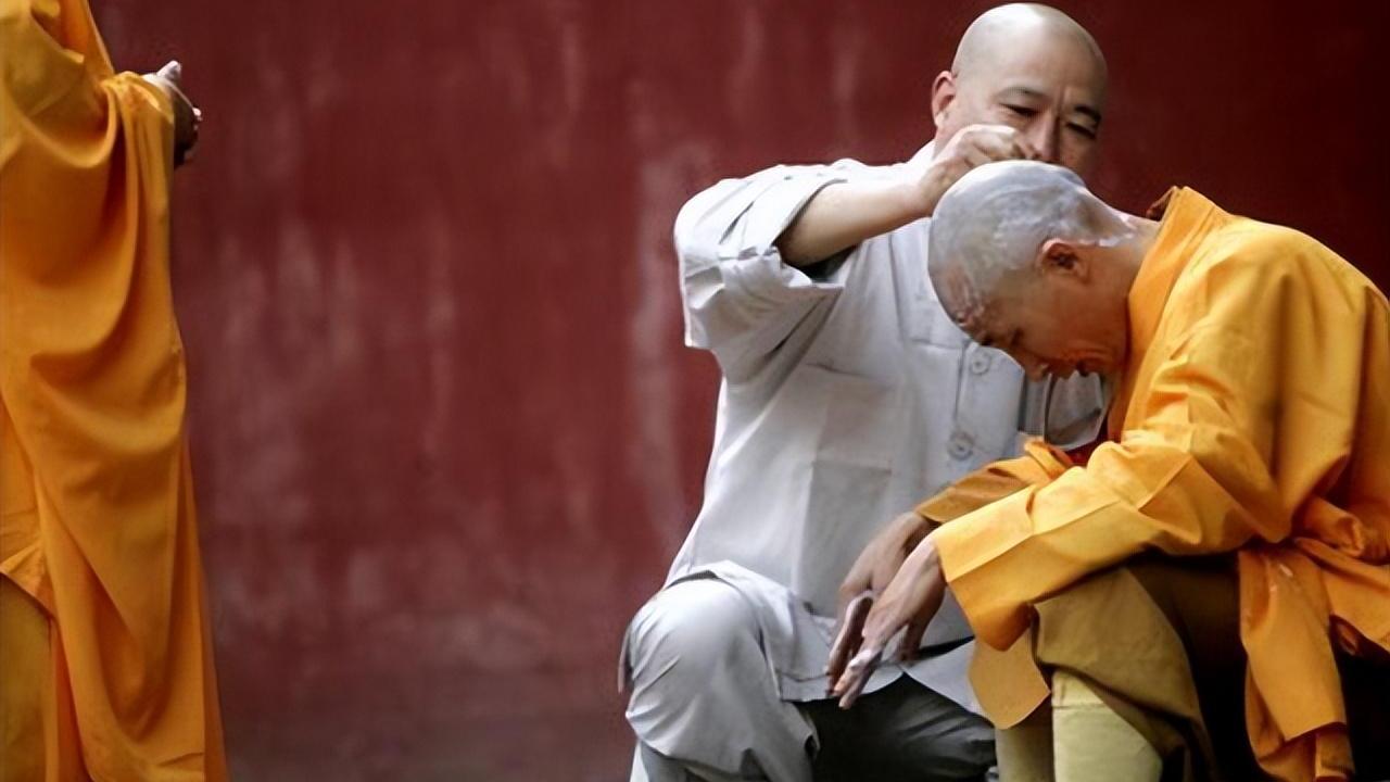 通缉犯“红桃五”：潜逃16年混成佛门高僧，拍照从不露正脸