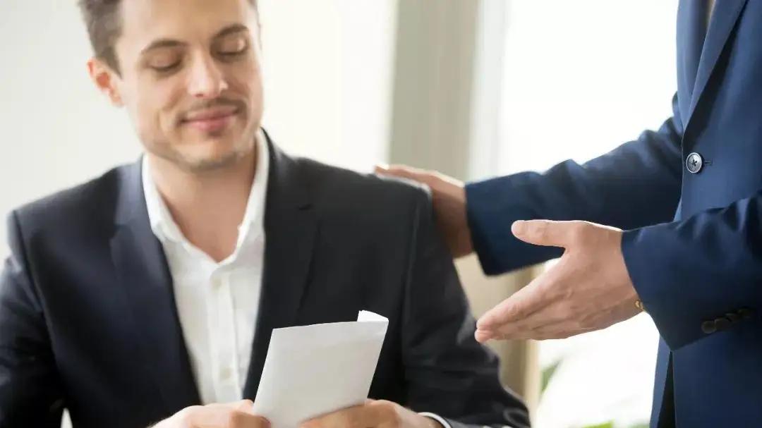 离职|提离职，被老板加薪挽留，是走还是留？想清楚再决定！