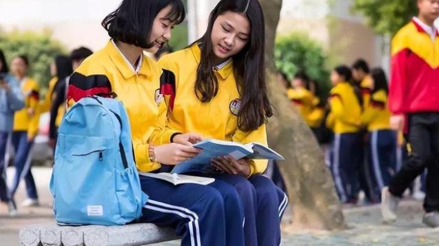 职业教育|职业教育与普通教育等同，能否普职分流？家长说：除非取消中考