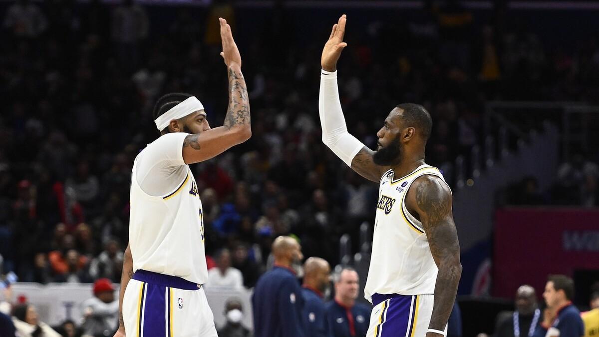 增强阵容实力！美媒：4换1交易曝光，湖人势必要崛起，活塞不亏