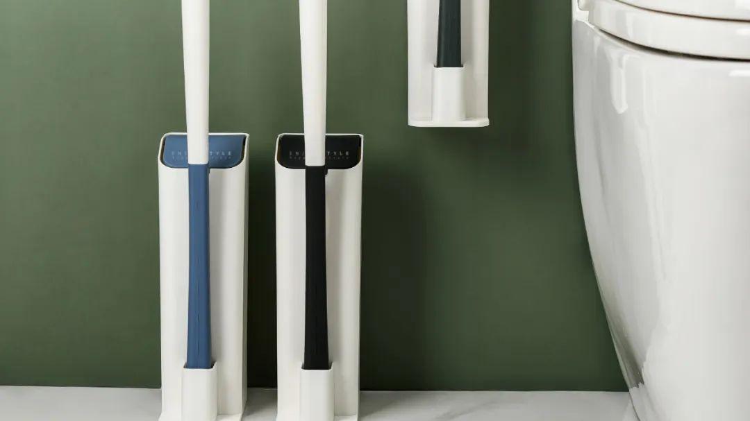 上完厕所，“马桶盖”扣上还是打开？很多人做错了，难怪有异味