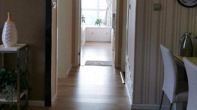 终于轮到我晒婚房了，全屋简洁大方很漂亮，十月结婚感觉备有面子