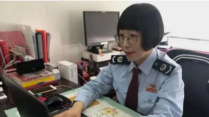 大学生|公务员晒真实收入，到手金额成热议焦点，说不羡慕都是违心话