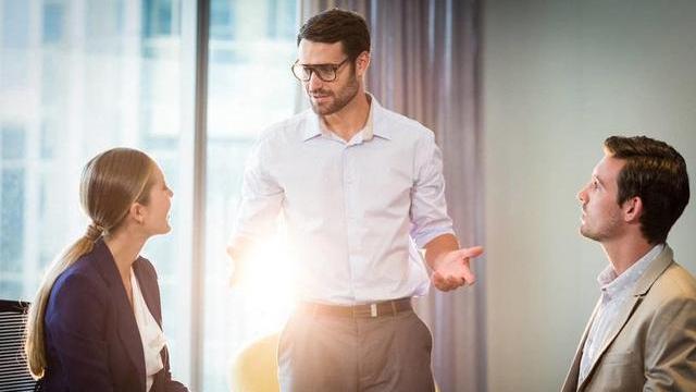 连衣裙|行走职场，不可或缺的5条生存技巧，有点厚黑却很实用