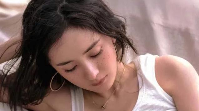 梅婷|身材火辣、美如少女，这10位生过娃的中年女星性感起来太迷人