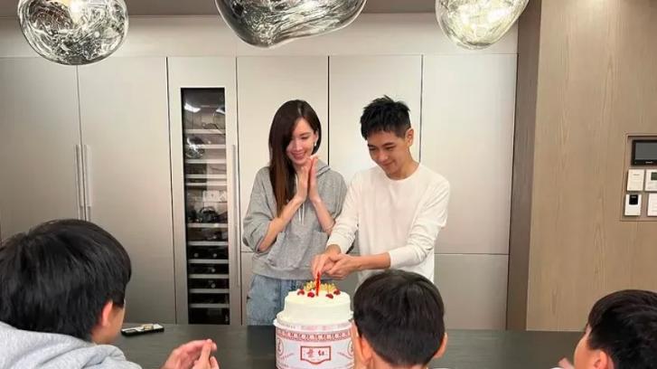 林志颖|林志颖车祸后首次露面，有钱起死回生没有毁容，没钱肯定立刻卧倒