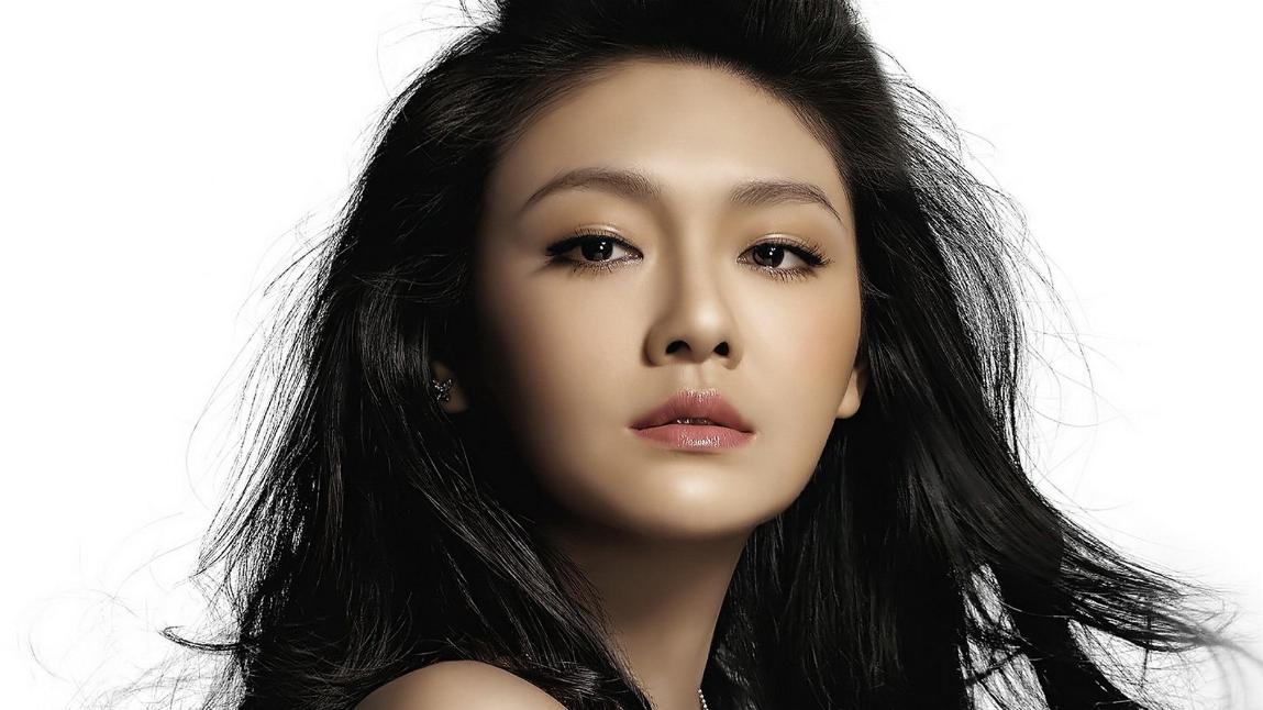 大S|曝46岁大S被宠成公主，在家不走路上厕所靠撒娇，400万只是零花钱