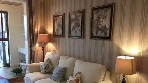 邻居12万打造的美式新房，进门的玄关墙让人挪不动脚，实在漂亮